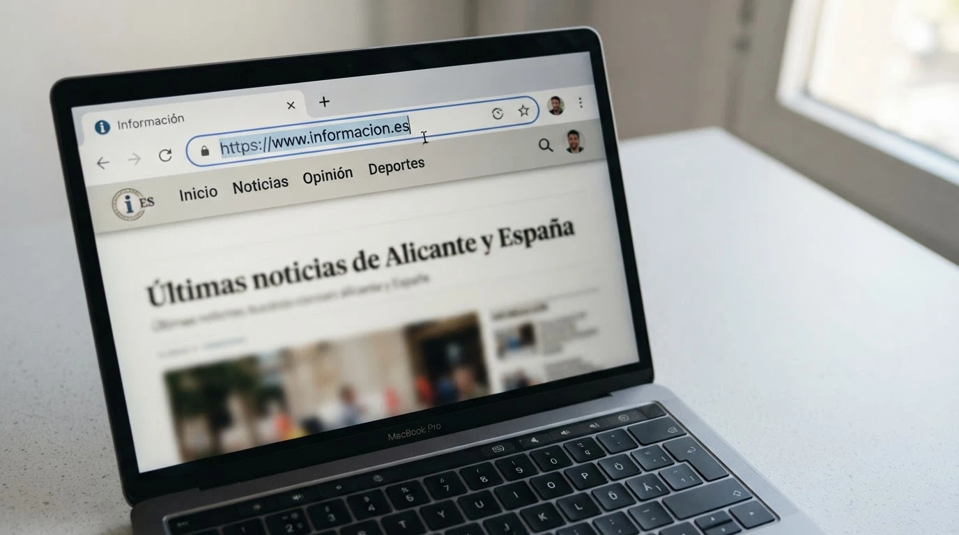 Pie de página de un casino online español mostrando el sello de la DGOJ, el dominio .es y el número de licencia visible